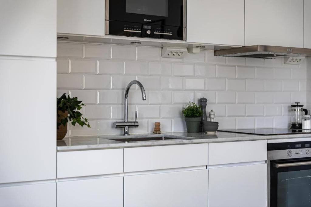 Beautiful And Modern Accommodation Near Stockholm City Exteriör bild