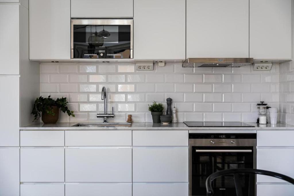 Beautiful And Modern Accommodation Near Stockholm City Exteriör bild