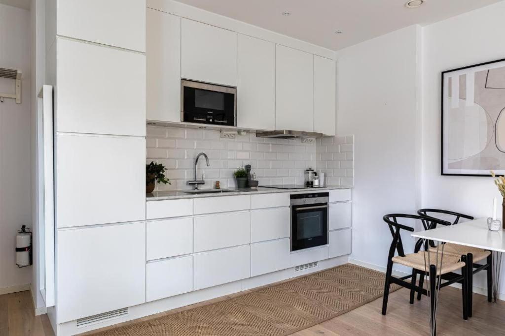 Beautiful And Modern Accommodation Near Stockholm City Exteriör bild